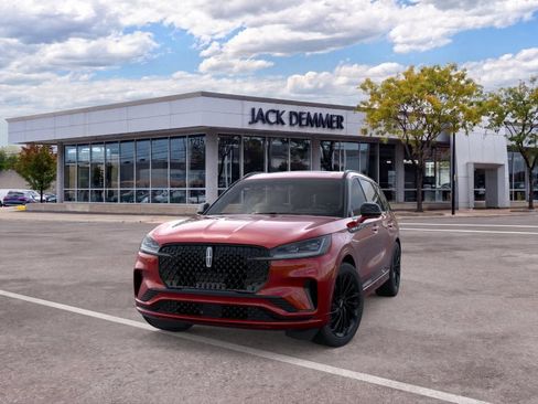 Used 2026 Lincoln Aviator Reserve AWD/4WD image 2