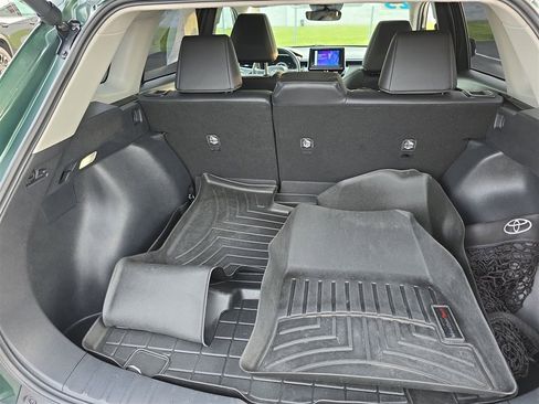 Used 2023 Toyota Corolla Cross XLE w/ Convenience Package image 20