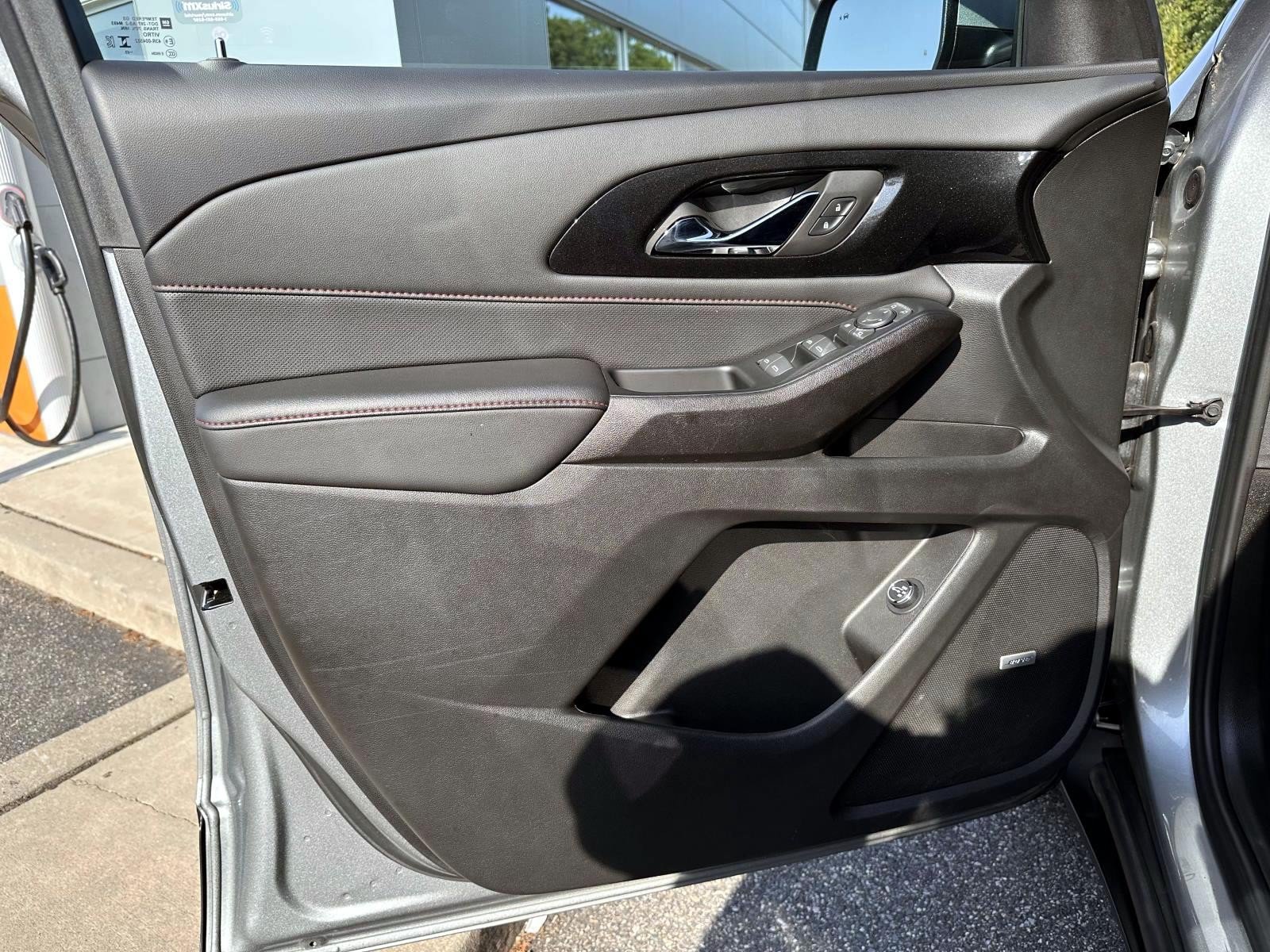 Used 2023 Chevrolet Traverse RS AWD/4WD image 7