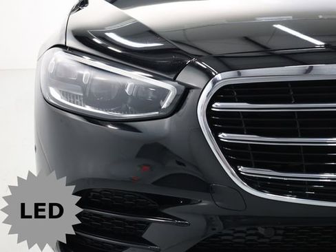 Used 2022 Mercedes-Benz S 580 4MATIC Sedan w/ AMG Line Package image 56