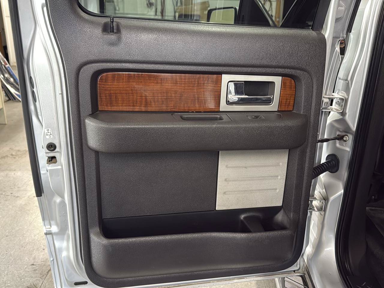 Used 2010 Ford F150 Lariat AWD/4WD image 35