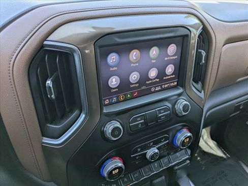 Used 2020 Chevrolet Silverado 1500 High Country w/ Technology Package AWD/4WD image 11