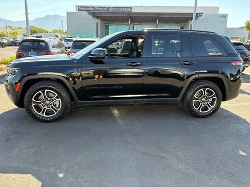 Used 2023 Jeep Grand Cherokee Trailhawk w/ Advanced Protech Group II AWD/4WD image 5