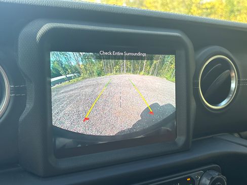 Used 2021 Jeep Wrangler Unlimited Sahara w/ Cold Weather Group image 41