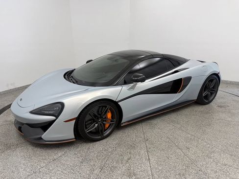 Used 2019 McLaren 570S Spider RWD image 21