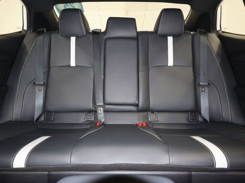 Used 2025 Toyota Camry SE image 31