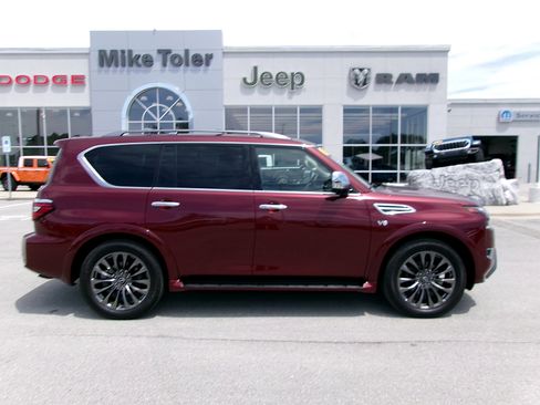 Used 2022 Nissan Armada Platinum w/ Captain's Chairs Package AWD/4WD image 6