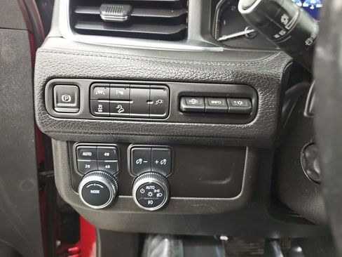 Used 2021 GMC Yukon XL Denali image 16