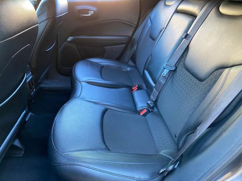 Used 2021 Jeep Compass Latitude image 34