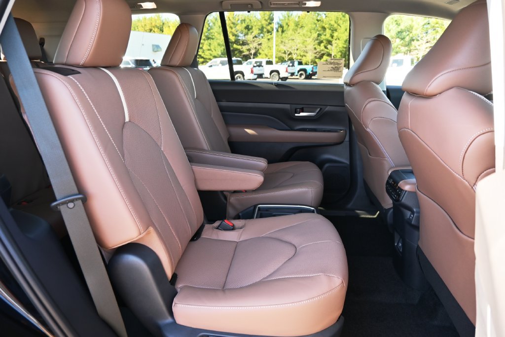 New 2026 Toyota Grand Highlander AWD image 18