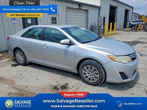 Used 2012 Toyota Camry LE FWD image 5