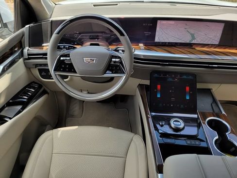 New 2026 Cadillac Escalade Platinum Sport AWD/4WD image 11