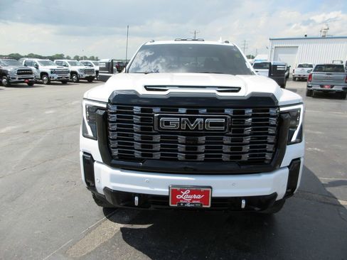Certified 2025 GMC Sierra 2500 Denali Ultimate AWD/4WD image 14