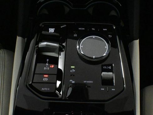 Used 2025 BMW 530i xDrive image 21