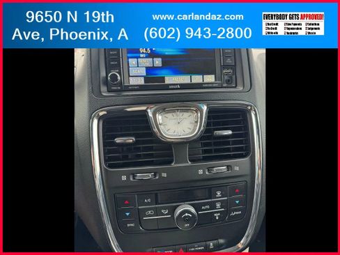 Used 2016 Chrysler Town & Country Touring image 13