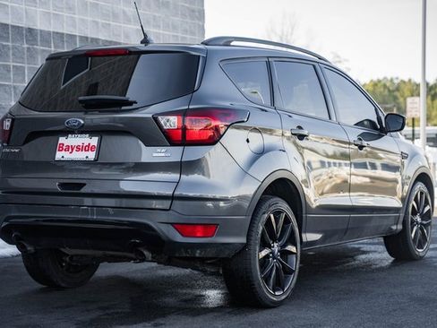 Used 2019 Ford Escape SE image 6