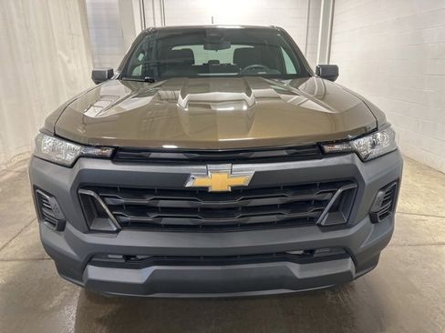 Used 2023 Chevrolet Colorado W/T image 2
