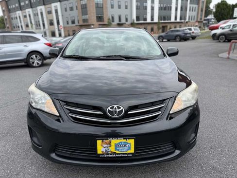 Used 2013 Toyota Corolla LE FWD image 2