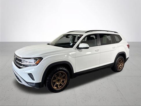 Used 2021 Volkswagen Atlas SE w/ Towing Package AWD/4WD image 2