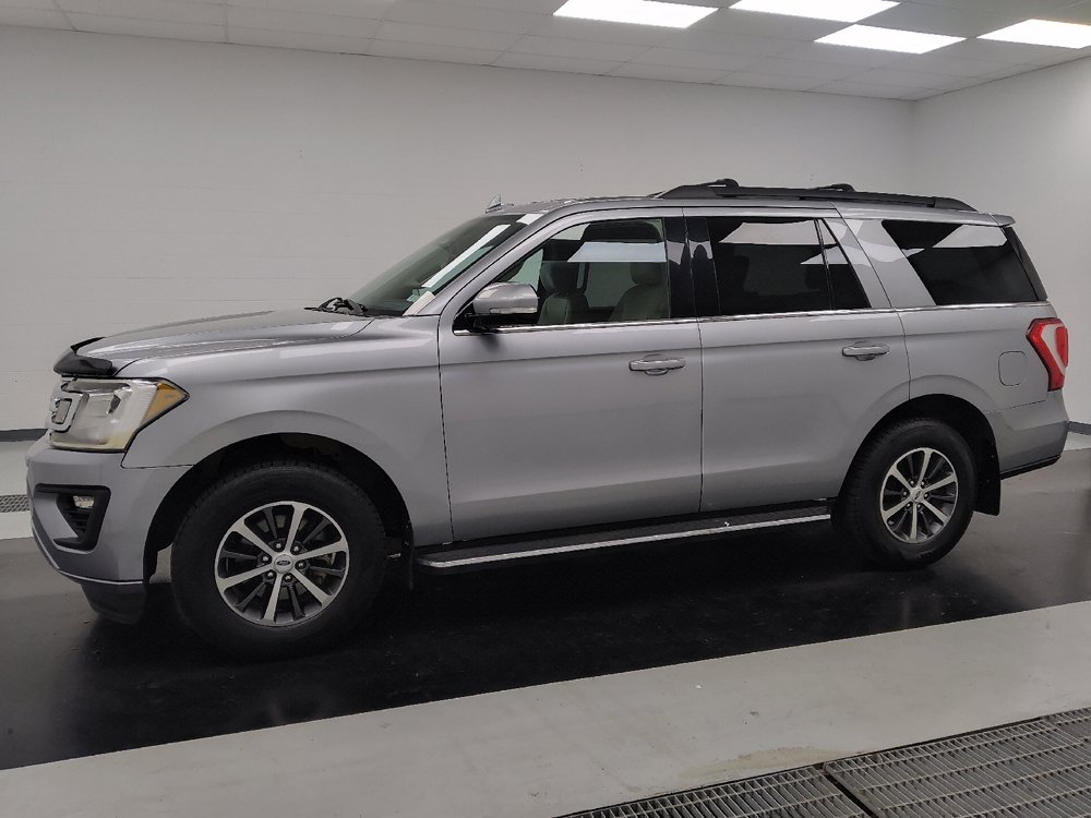 Used 2020 Ford Expedition XLT w/ Equipment Group 202A AWD/4WD image 2
