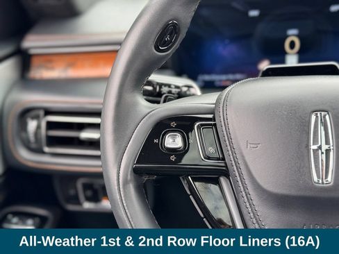 Used 2025 Lincoln Aviator Black Label AWD/4WD image 10
