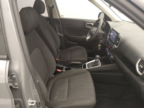 Used 2022 Hyundai Venue SE FWD image 21