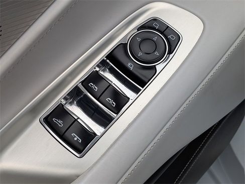 Used 2021 Chevrolet Corvette Stingray w/ Z51 Performance Package image 14