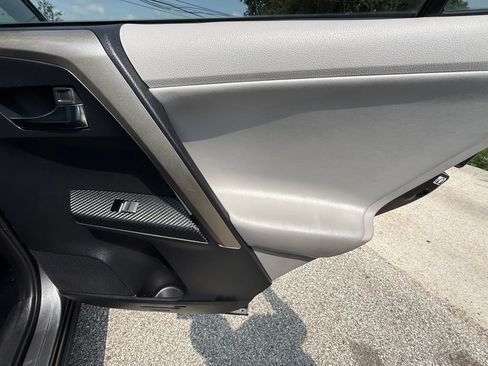 Used 2013 Toyota RAV4 Limited FWD image 22