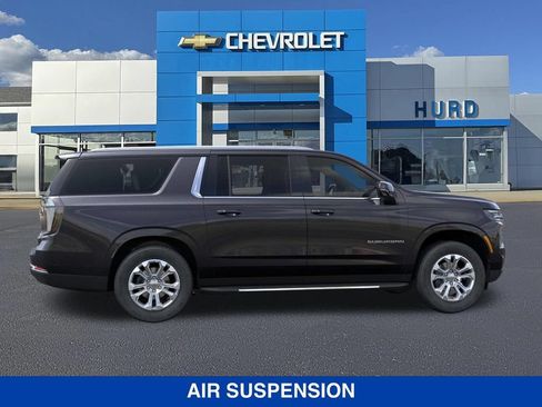 New 2026 Chevrolet Suburban LT w/ Comfort Package AWD/4WD image 6