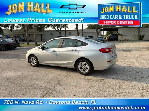 Used 2019 Chevrolet Cruze LS FWD image 5