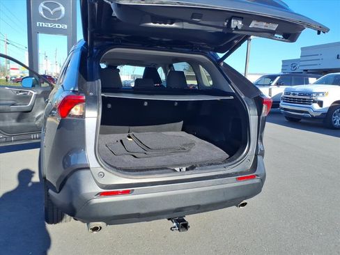 Used 2021 Toyota RAV4 XLE image 18