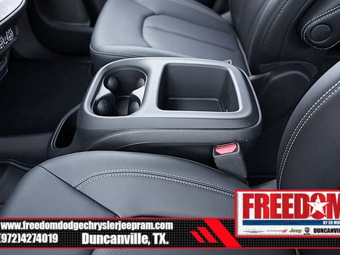 New 2025 Chrysler Voyager LX image 35