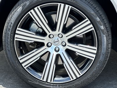 Certified 2024 Volvo XC90 T8 Ultimate w/ Lounge Package AWD/4WD image 36