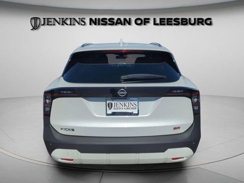Certified 2025 Nissan Kicks SR FWD image 7