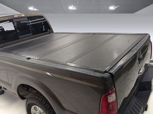 Used 2016 Ford F250 Lariat w/ Chrome Package image 30