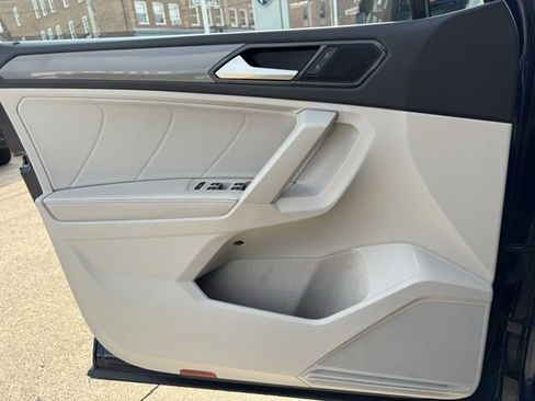 Used 2023 Volkswagen Tiguan SE image 21