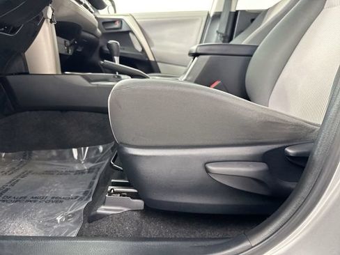 Used 2013 Toyota RAV4 LE FWD image 20