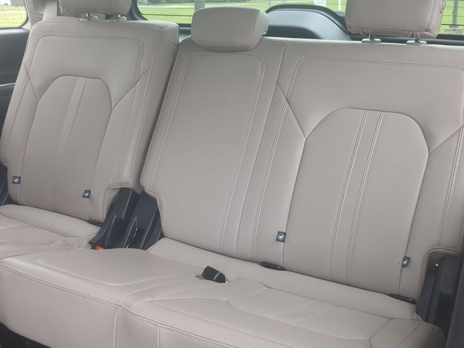 Used 2024 Ford Expedition Limited RWD image 32
