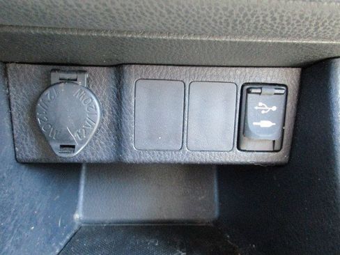 Used 2017 Toyota Corolla SE w/ SE Premium Package image 25