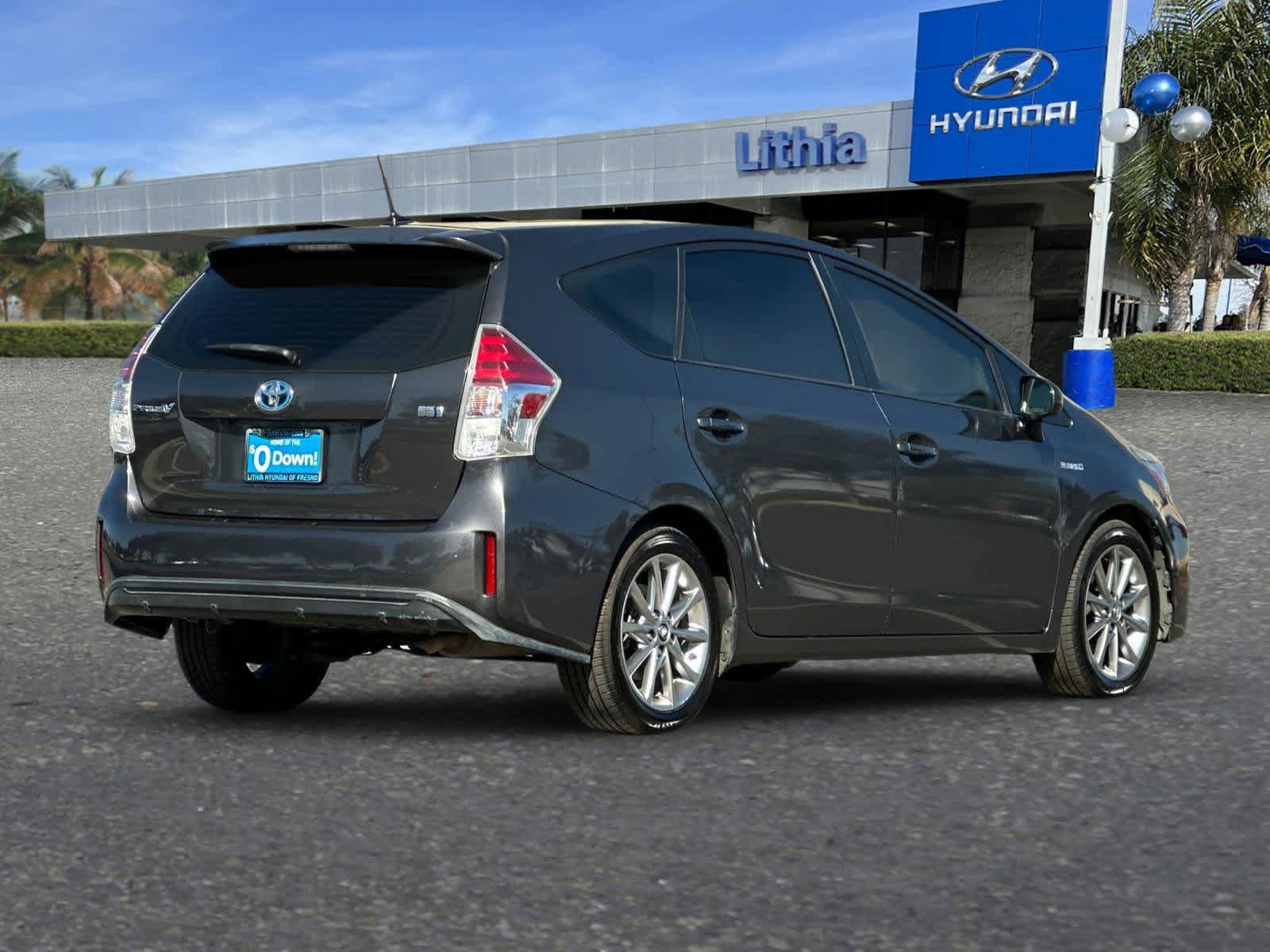 Used 2017 Toyota Prius V Five w/ Advanced Technology Package FWD image 3