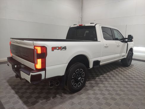 Used 2025 Ford F250 Platinum AWD/4WD image 3