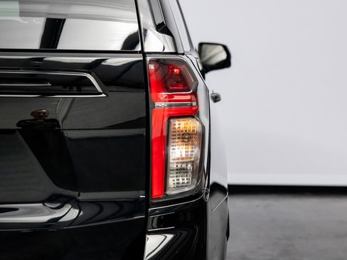 Used 2024 Chevrolet Tahoe Z71 w/ Luxury Package image 21