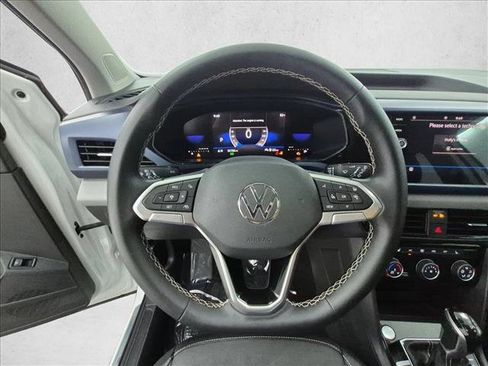 Used 2023 Volkswagen Taos SE w/ Panoramic Sunroof Package FWD image 30