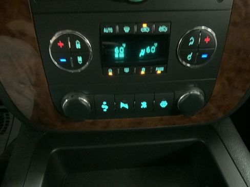 Used 2007 Chevrolet Silverado 1500 LTZ w/ Safety Package AWD/4WD image 31