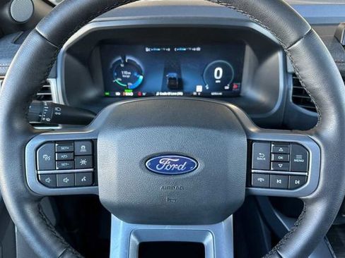 Used 2025 Ford F150 Lightning Lariat image 20