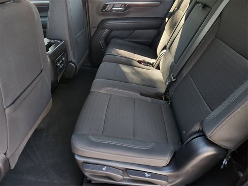 Used 2025 Chevrolet Suburban LS image 30