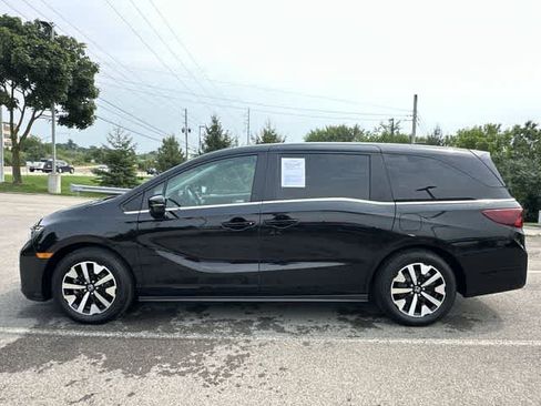 Used 2026 Honda Odyssey EX-L image 2