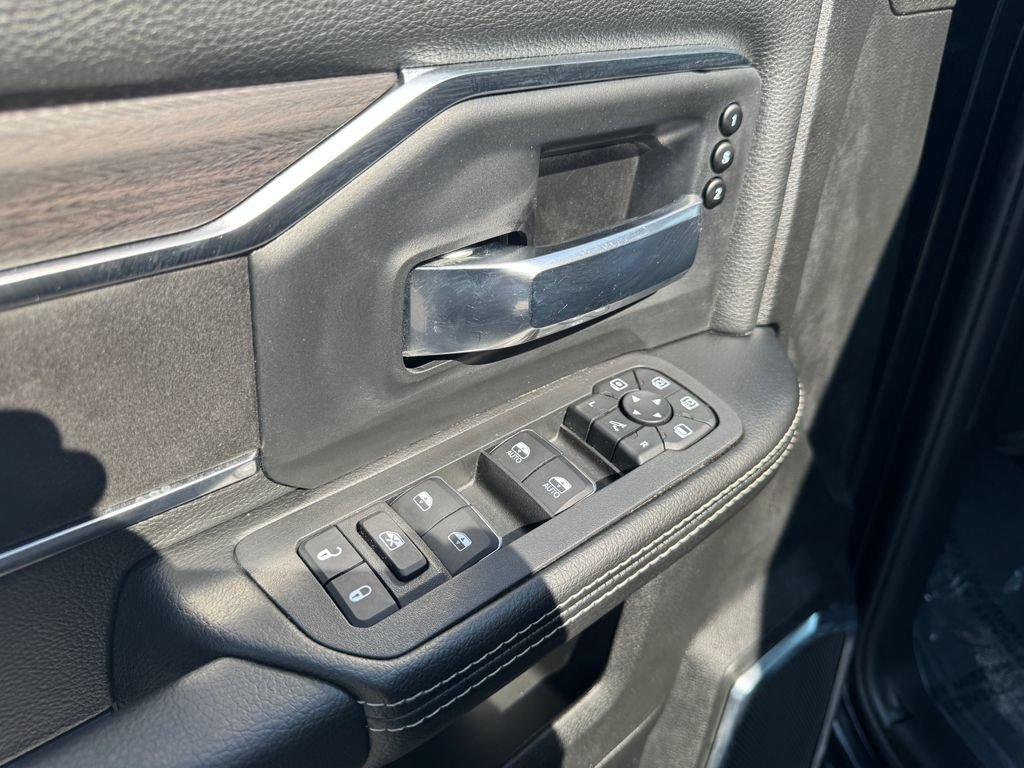 Used 2026 RAM 2500 Laramie AWD/4WD image 18