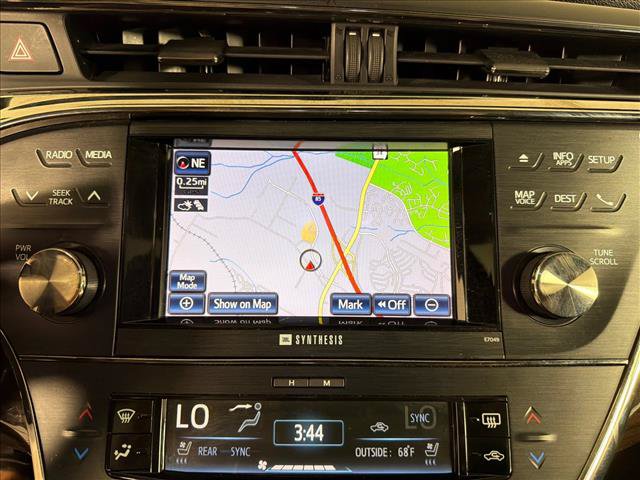 Used 2014 Toyota Avalon Limited w/ Technology Package FWD image 3