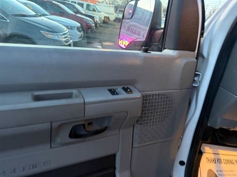 Used 2013 Ford E-350 and Econoline 350 XLT image 35